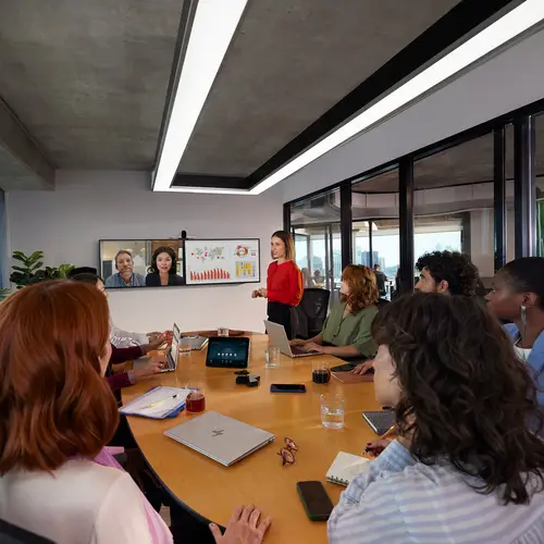 Sistema de videoconferencia G62 con kit de placa de montaje y sin cable de alimentación TAA - Imagen 12