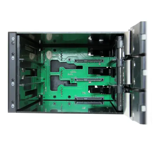 Rack Móvil Backplane de 3 Bahías para Unidades de 3,5 SAS II/SATA III Hot Swap - 6 Gbps - Rack Móvil de Aluminio con Intercambio en Caliente - Imagen 5