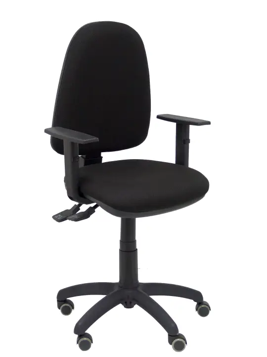 Silla Ayna S bali negro con brazos regulables y ruedas de parqué