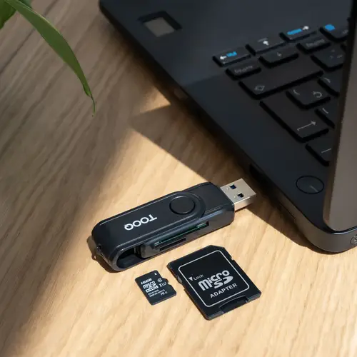 Lector de Tarjetas USB (USB-C 2.0 + USB A 3.0), SD/TF, Color Negro - Imagen 4