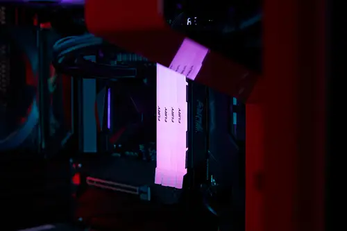 FURY 8 GB 4000 MT/s DDR4 CL19 DIMM Renegade RGB - Imagen 8