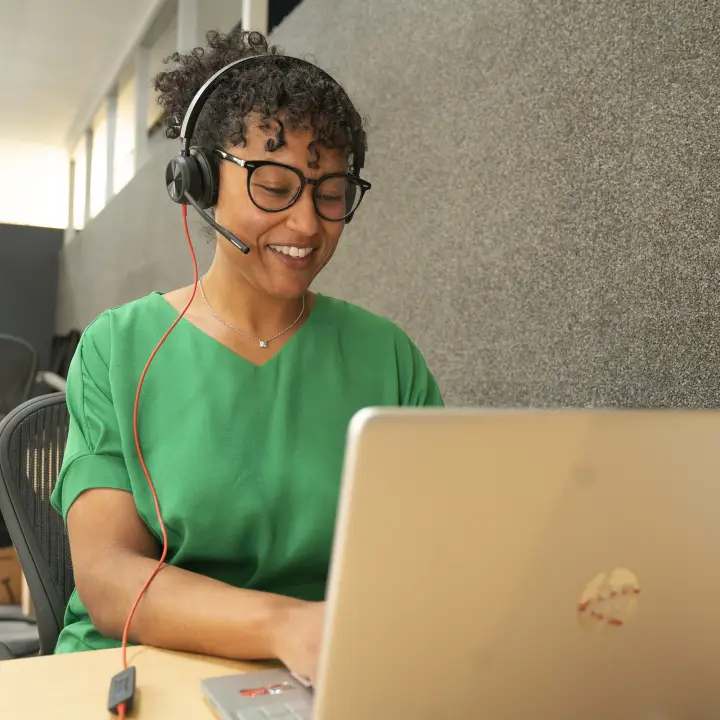 Auriculares estéreo Blackwire 8225 con certificación Microsoft Teams USB-C + Adaptador USB-C/A