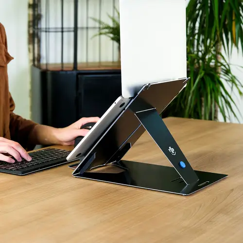 Soporte para tablet y portátil R-Go Riser Duo, apto para pantallas de 10-22 pulgadas, negro - Imagen 3