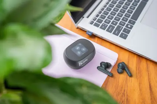 Intrauriculares Voyager Free 60+ UC M color Negro Carbono +Adaptador USB-C BT700 +Estuche de carga con pantalla táctil - Imagen 7