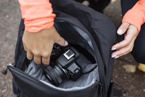 EOS R50, Black + RF-S 18-45mm F4.5-6.3 IS STM Kit MILC 24,2 MP CMOS 6000 x 4000 Pixeles Negro - Imagen 12