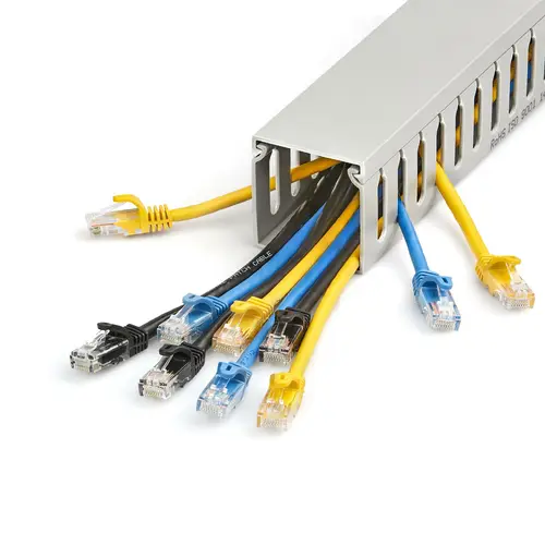 Canaleta para Cableado con Ranura Abierta y Tapa, 50 mm An x 50 mm Al - 2 m Lar - Ranuras de 8 mm, Cubierta de PVC o Conducto de Pared para Cables de Red - Para un Máximo de 80 Cables - UL - Imagen 4