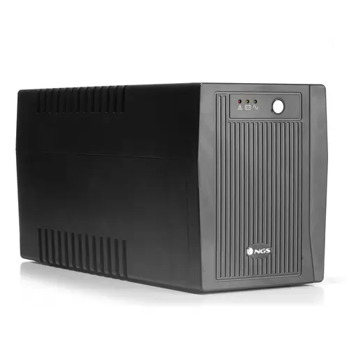 FORTRESS 2000 V2 En espera (Fuera de línea) o Standby (Offline) 1,5 kVA 900 W 4 salidas AC - Imagen 1