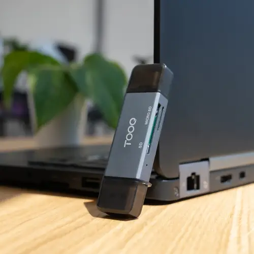 Lector de Tarjetas SD + TF, con entradas USB-C 3.0 + USB A, Color Gris - Imagen 2