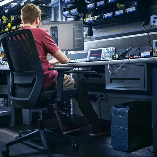 Z4 G5 Workstation PC Wolf Pro Security Edition Windows 11 Pro Torre Puesto de trabajo AI Workstation - Imagen 1