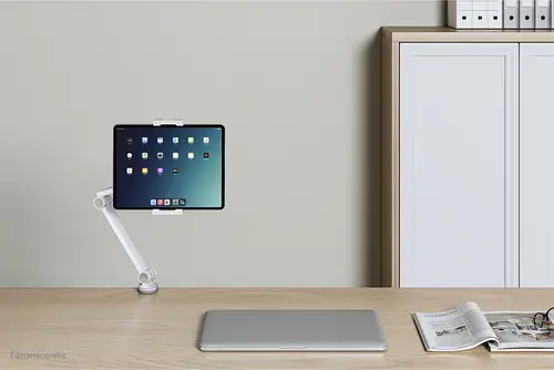 DS15-545WH1 Soporte para tablet con abrazadera para escritorio 4.7-12.9" - universal - movimiento completo - Imagen 16