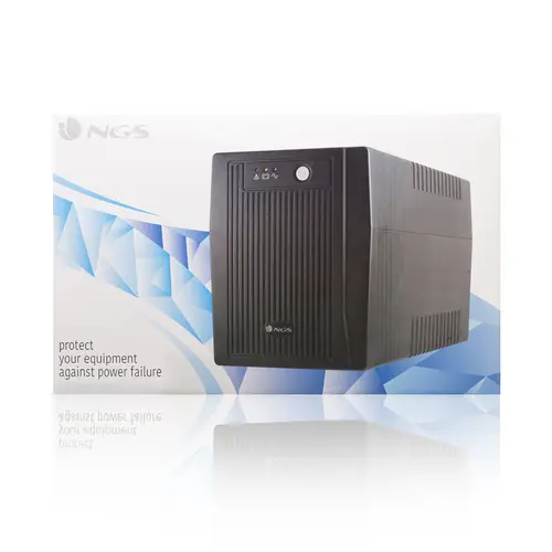 FORTRESS 2000 V2 En espera (Fuera de línea) o Standby (Offline) 1,5 kVA 900 W 4 salidas AC - Imagen 4
