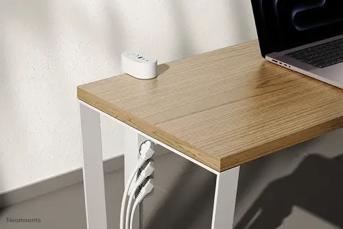 DS22-840WH6 Regleta de sobremesa con abrazadera y puertos USB-C y USB-A - carga rápida - Imagen 13