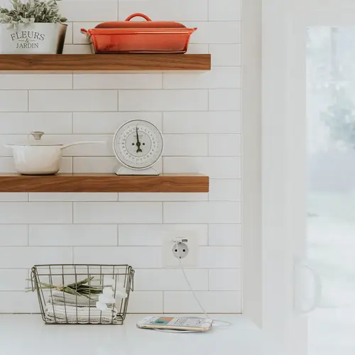 Base de enchufe de pared tipo schuko con 2 tomas USB Max. 2.4A, blanca - Imagen 11