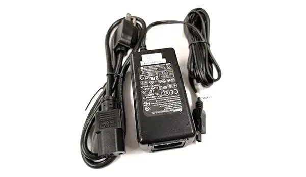 02-SSC-3069 adaptador e inversor de corriente Interior Negro
