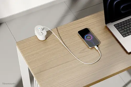 DS22-840WH6 Regleta de sobremesa con abrazadera y puertos USB-C y USB-A - carga rápida - Imagen 14