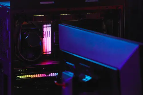 FURY Beast 64GB 6000MT/s DDR5 CL36 DIMM (Kits de 2) RGB - Imagen 16