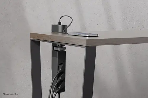 DS22-840BL6 Regleta de sobremesa con abrazadera y puertos USB-C y USB-A - carga rápida - Imagen 15