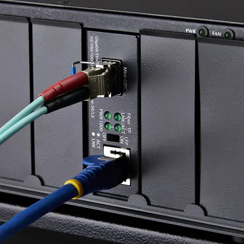 MCM1110SMLC40 convertidor de medio 2000 Mbit/s 1310 nm Monomodo Negro - Imagen 6