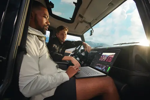 ProArt P16 OLED H7606WP-RJ079X Copilot+ PC - Ordenador Portátil 16" WQXGA+ 120Hz (AMD Ryzen AI 9 HX 370, 64GB RAM, 2TB SSD, NVIDIA RTX 5070 8GB, Windows 11 Pro) Negro Nano - Teclado QWERTY español - Imagen 14