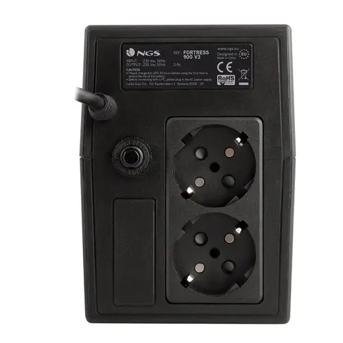 FORTRESS 900 V3 En espera (Fuera de línea) o Standby (Offline) 0,9 kVA 720 W 2 salidas AC - Imagen 4