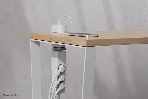DS22-840WH6 Regleta de sobremesa con abrazadera y puertos USB-C y USB-A - carga rápida - Imagen 15