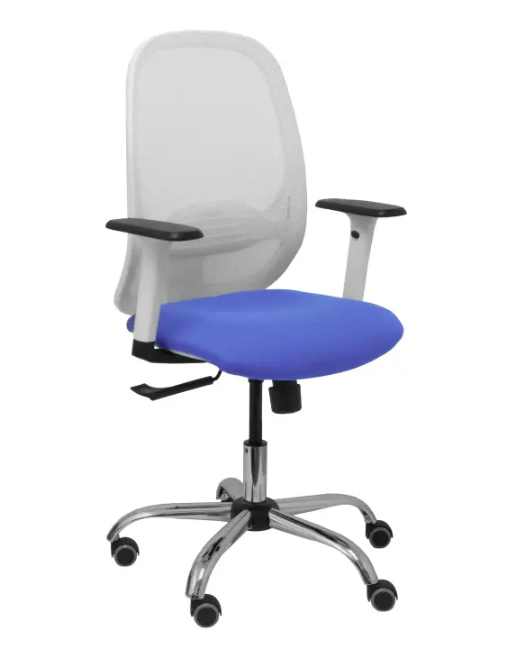 Silla Cilanco blanca malla blanca asiento bali azul claro brazo regulable base cromada ruedas de parqué