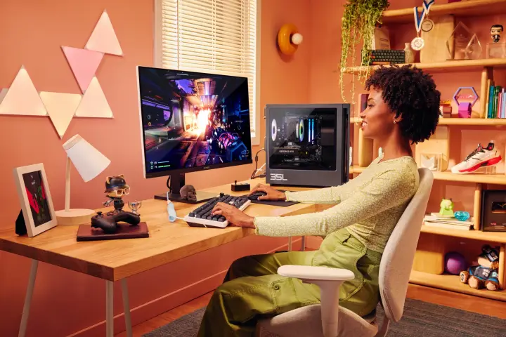 OMEN 16L Gaming Desktop TG03-0056ns PC Windows 11 Home Torre Negro