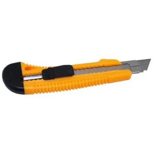 CUTTER ANCHO DE 18 MM. GUIAS METALICAS COLORES SURTIDOS BISMARK 3..