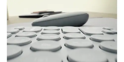 920-012227 teclado Ratón incluido Universal RF Wireless + Bluetooth QWERTY Español Grafito - Imagen 3